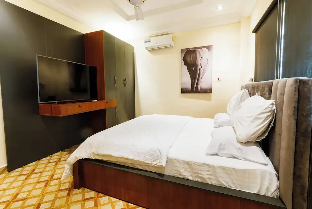 Bawuah Royal Apartments