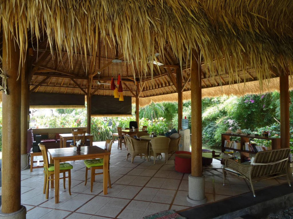 Sunia Loka Bungalows & Dive Center