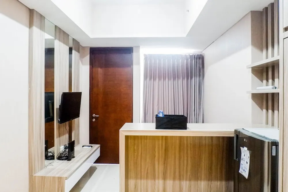 Strategic 2Br Apartment Connected to Marvell City Mall at The Linden
