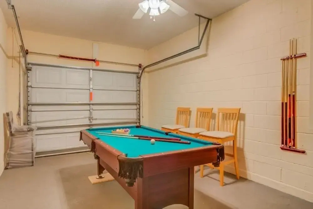 Game Room Private Pool & Spa! 4 Bedroom Home by RedAwning