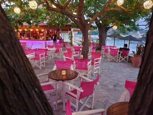 Maniatis Garden