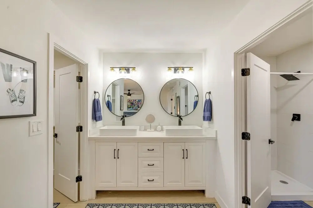 2 Mi to Old Town! Dog-friendly Condo w/ Pool