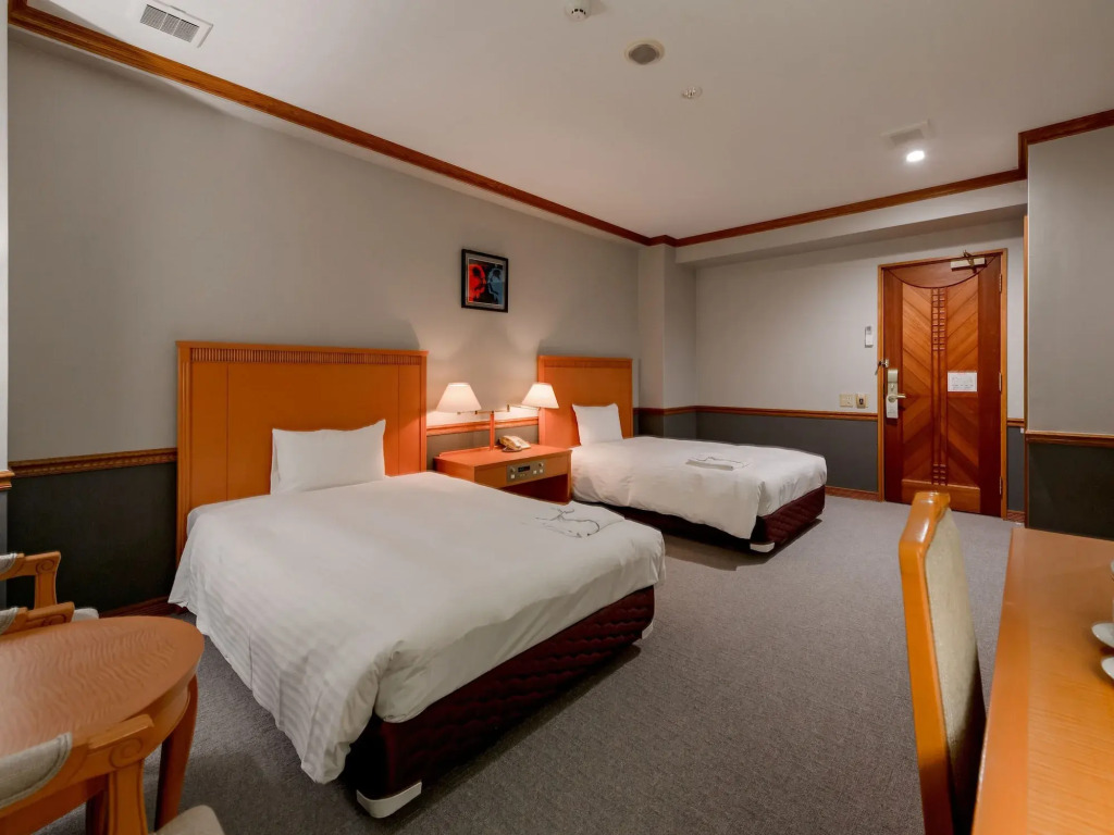 Hotel Azat Naha