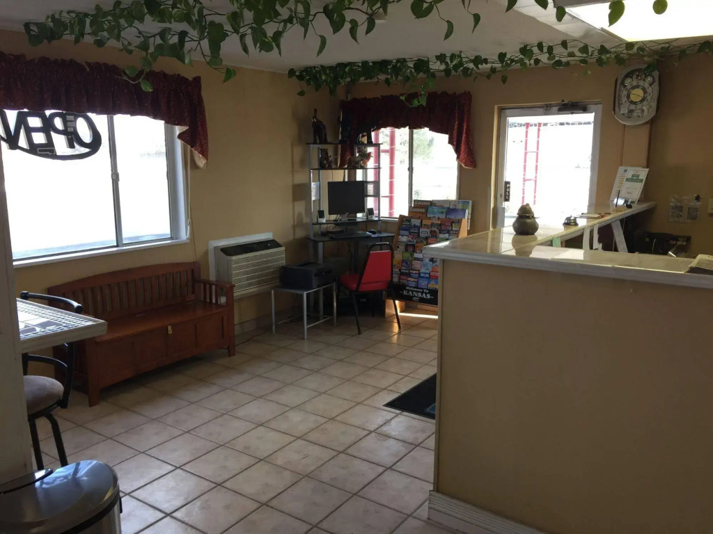 Budget Inn & Suites Colby