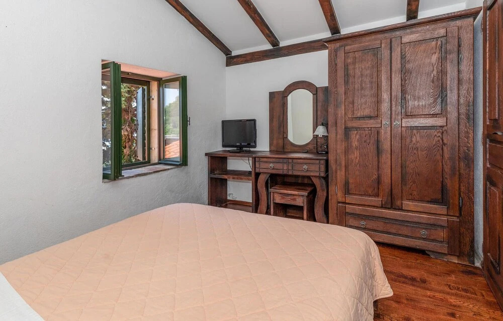 Stunning Home in Duboka With 5 Bedrooms, Wifi and Outdoor Swimming Pool