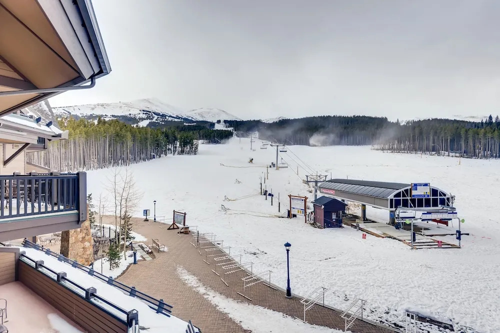 New Listing! Ski-in/ski-out At Crystal Peak 2 Bedroom Condo