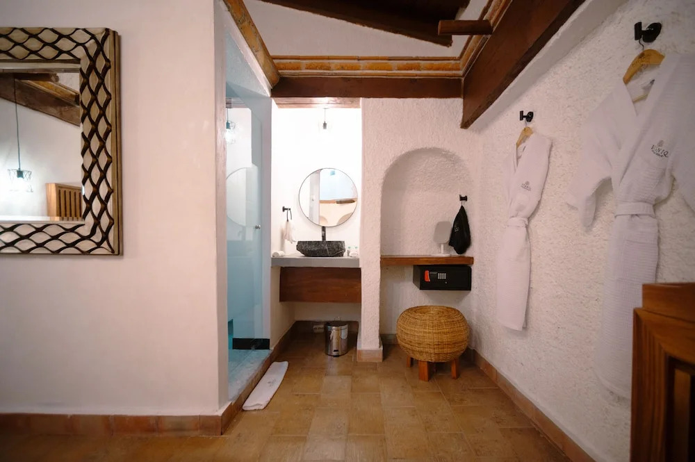 BOTANIQ HOTEL BOUTIQUE