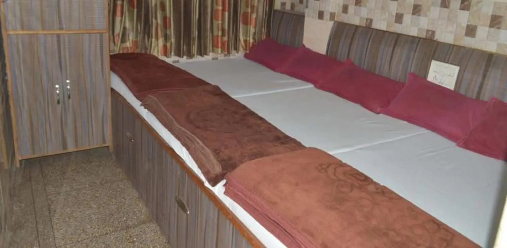 Ajanta Hotel 100 Mtrs Railway Station & 400 Mtrs Dargah