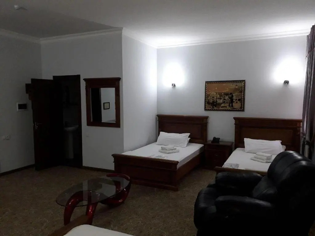Maximum Hotel