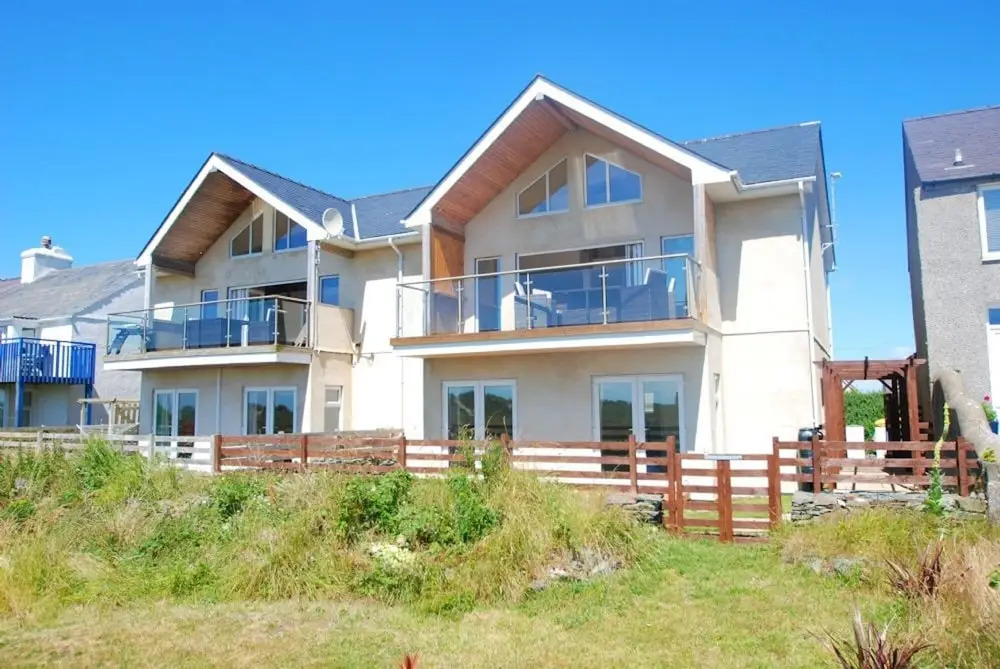 Celyn Y Mor Stunning Rhosneigr Family Beach House - Pass the Keys