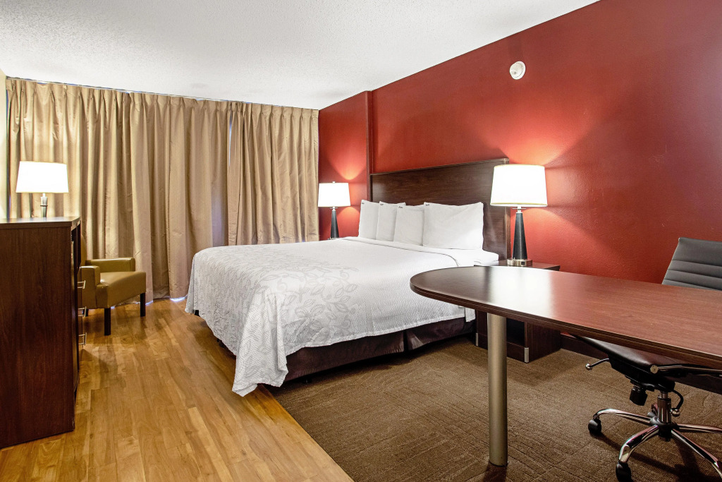 Red Roof Inn PLUS+ Wichita East