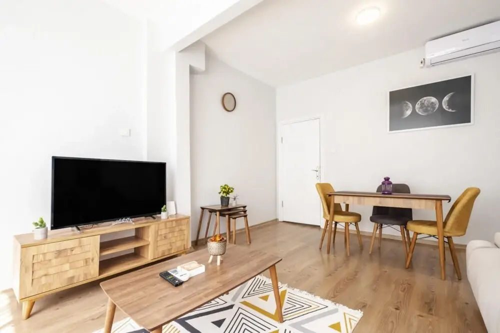 Lovely Flat Near Shore and Trendy Spots in Kadikoy