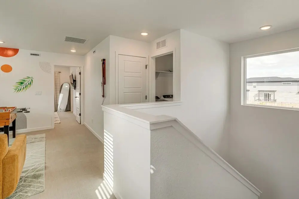 Great for Families! Newly Built Home in Aurora