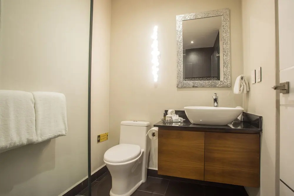 Honey B Suites