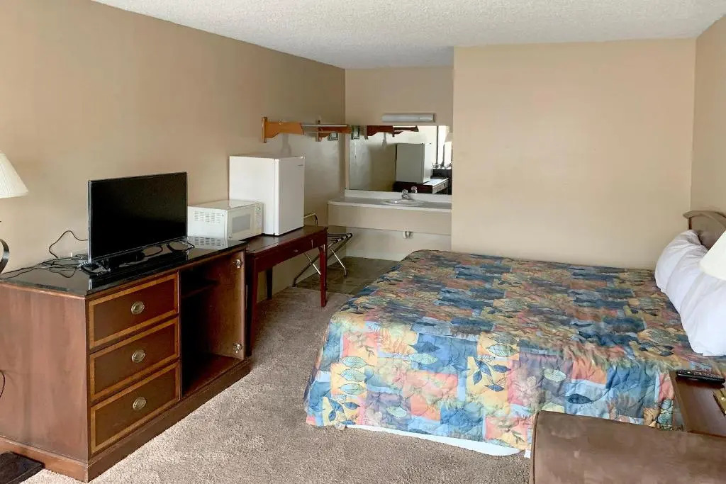 OYO Hotel Branson MO-165
