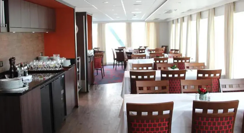 Fairtours Hotelschiff Regina Rheni Cologne
