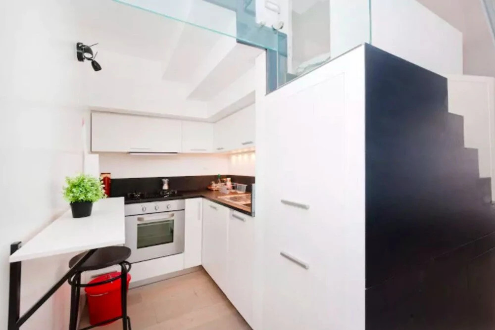 Modern and Beautiful 2 bed Flat Near the Colosseum