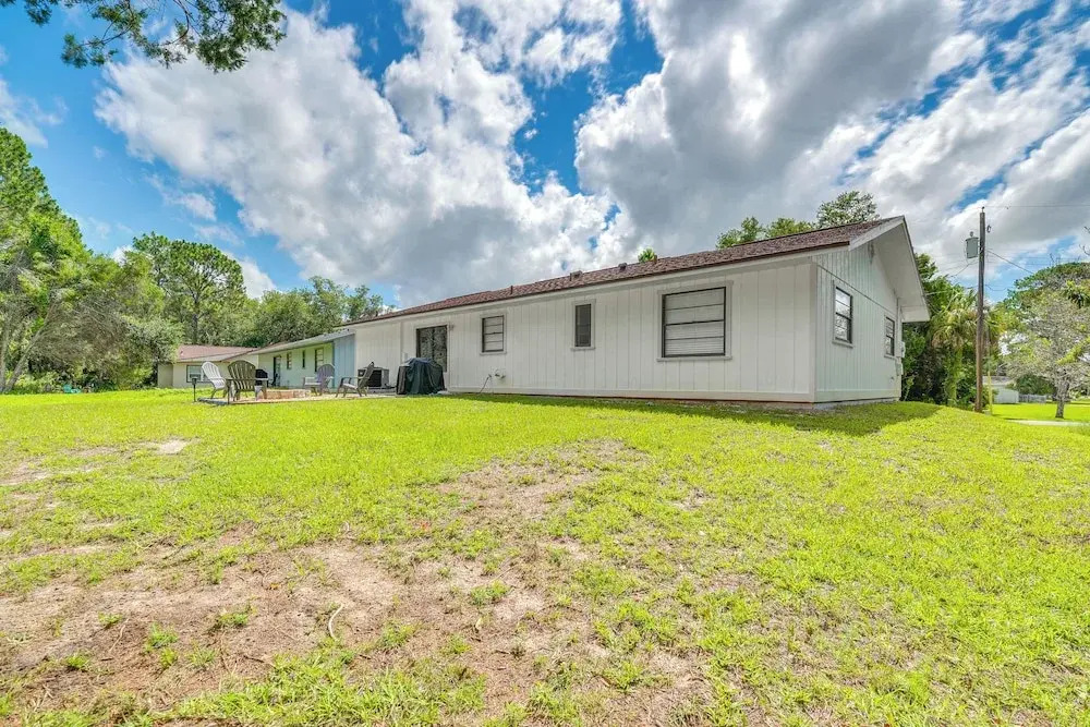 2 Mi to State Parks! Crystal River Home w/ Yard