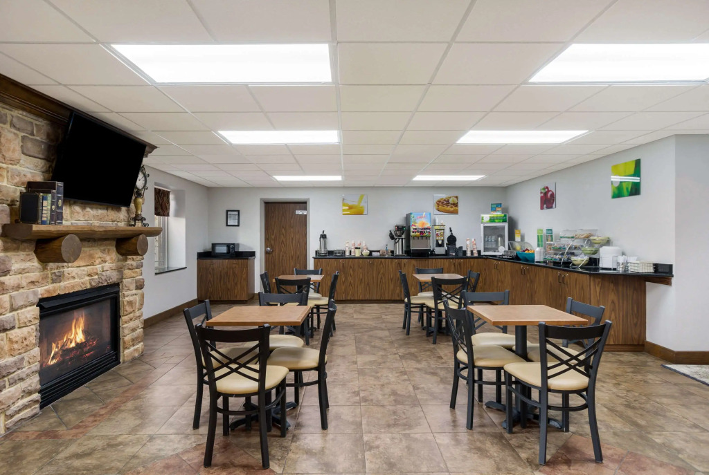 Quality Inn & Suites Monterey I-40