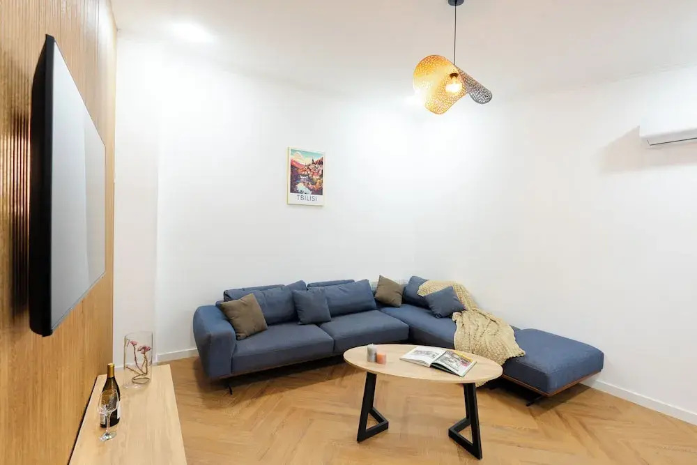 Chic & Modern 4BR Home in Old Tbilisi