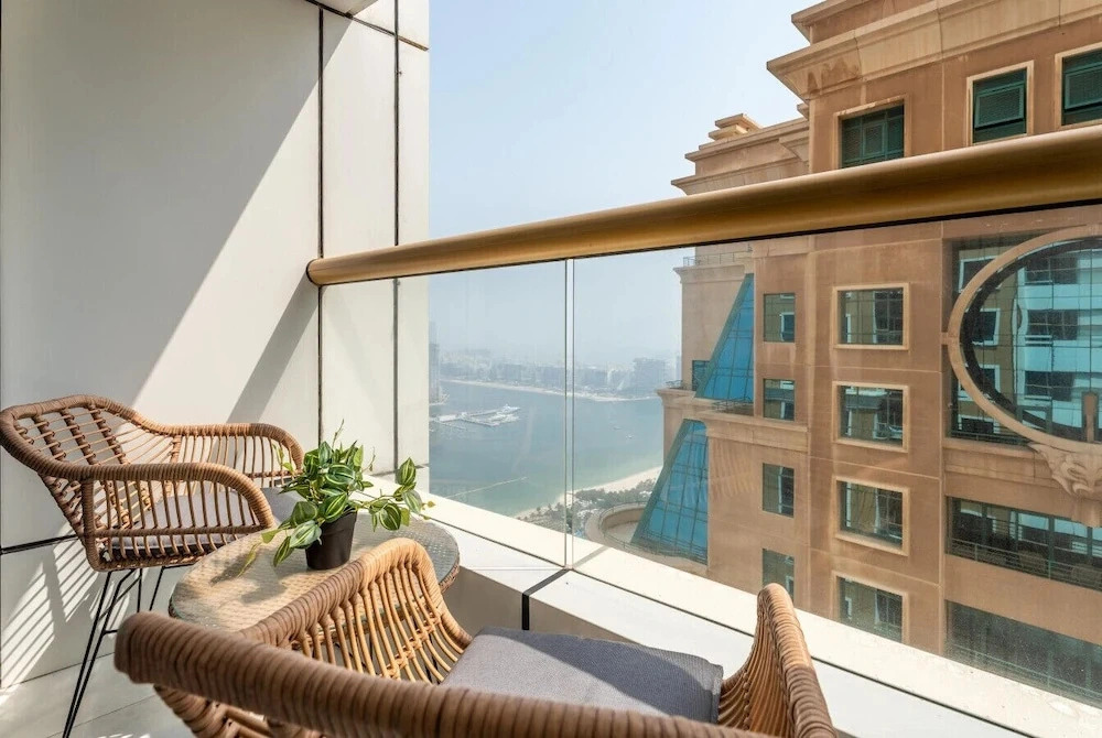 Gala Guests - Elite Residences Suites