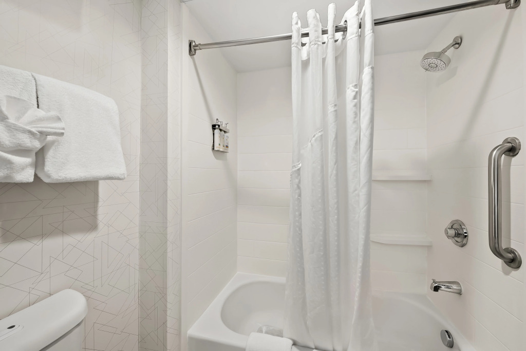 Holiday Inn Express & Suites Raleigh NE - Medical Ctr Area by IHG
