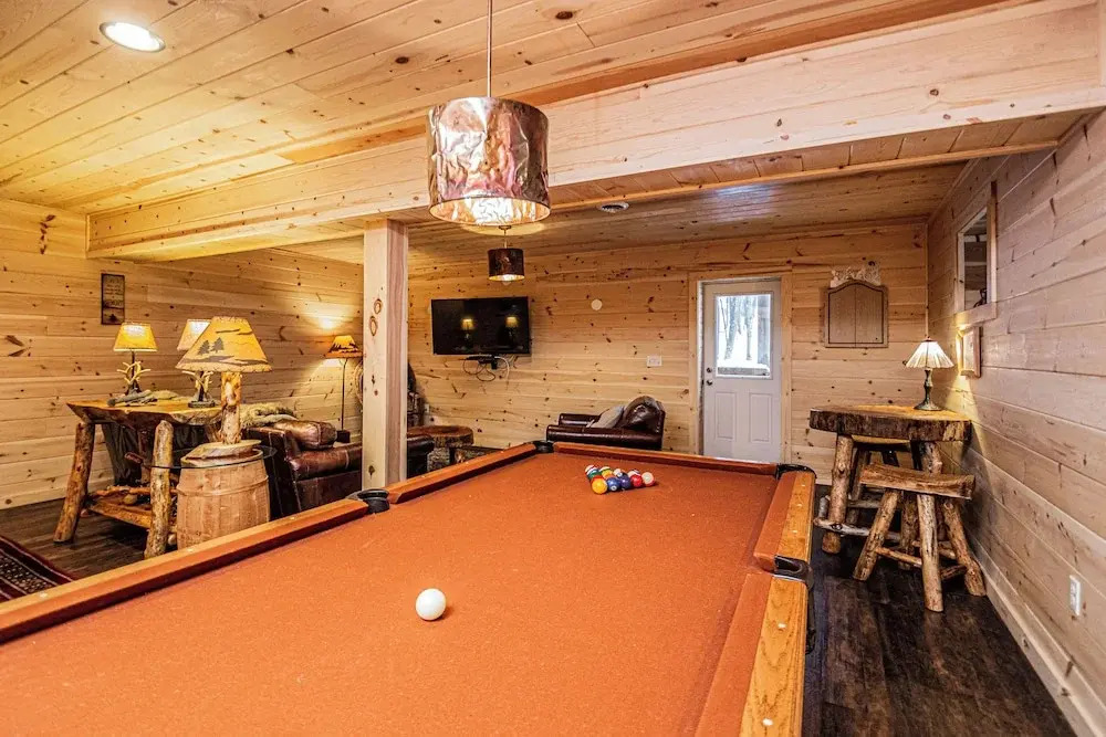 Big Log Lodge