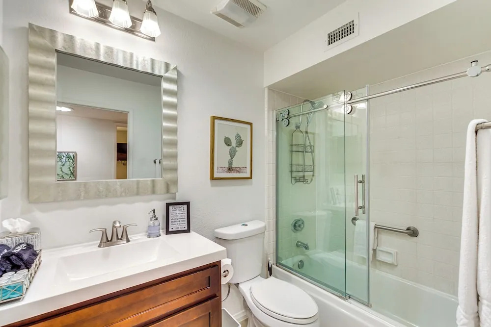 Private Pool & Putting Green: Palm Springs Home!