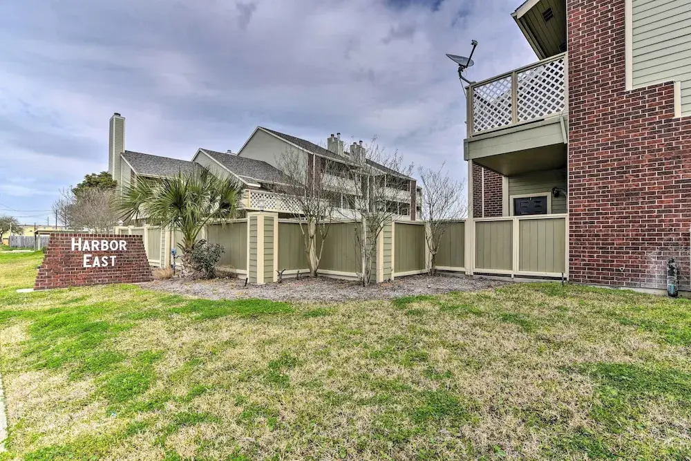 < 1 Mi to Stewart Beach: Gem in East End Galveston