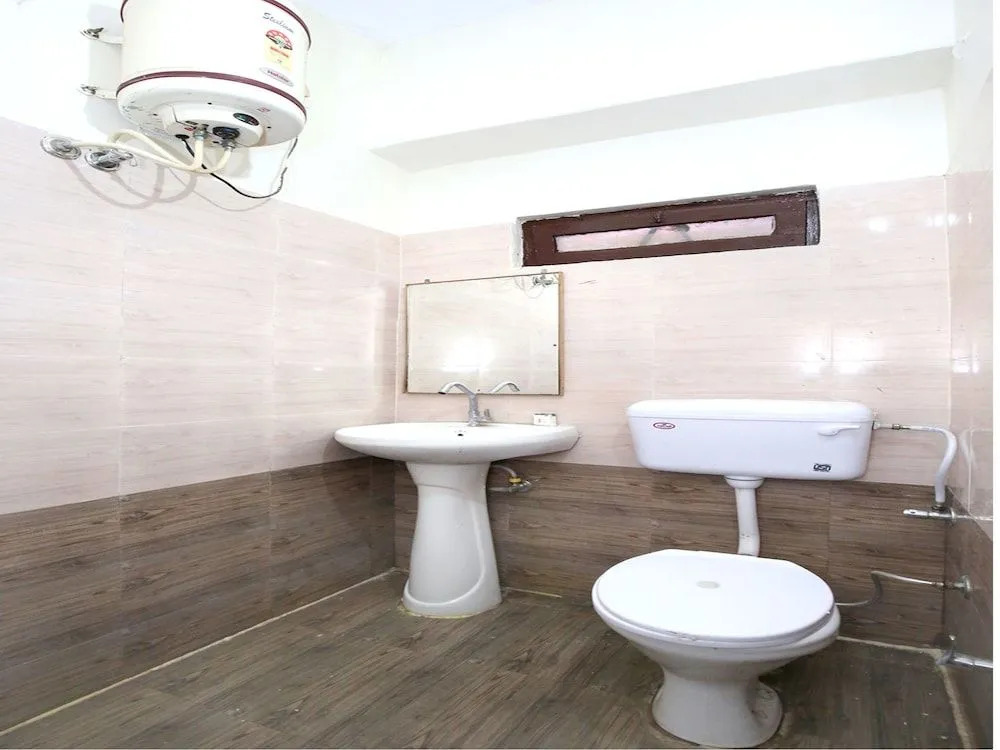 OYO 11073 Amar Guest House
