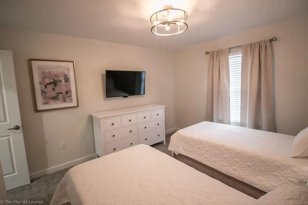1561 PD - 4BR Poolside Paradise: Epic Getaway