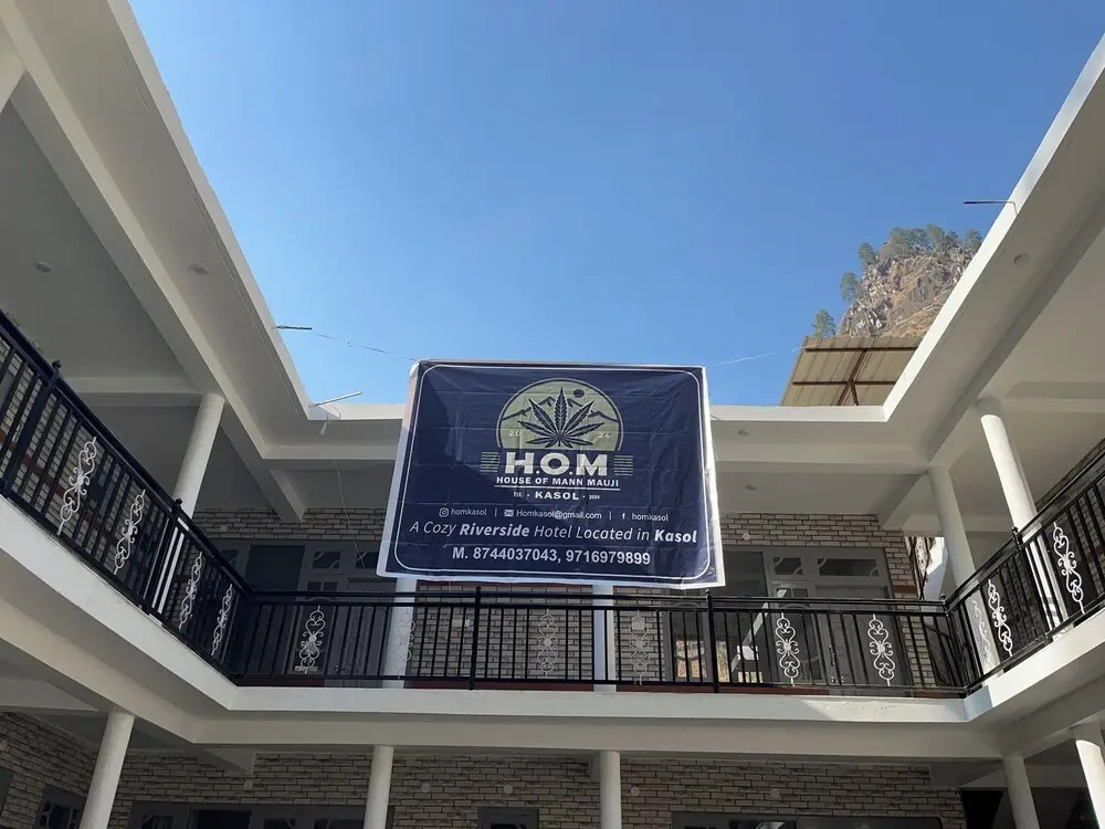 HOM House of MannMauji Riverside kasol