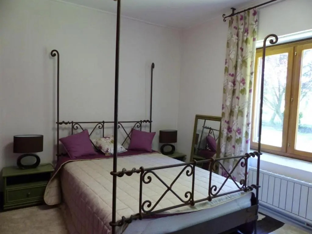 Gîte Ygrande, 4 pièces, 6 personnes - FR-1-489-148