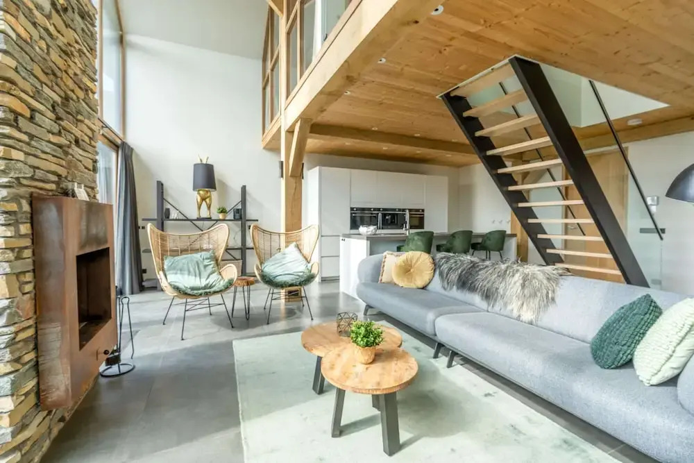 Stylish Overnight Stay With a hot tub and Atmospheric Fireplace