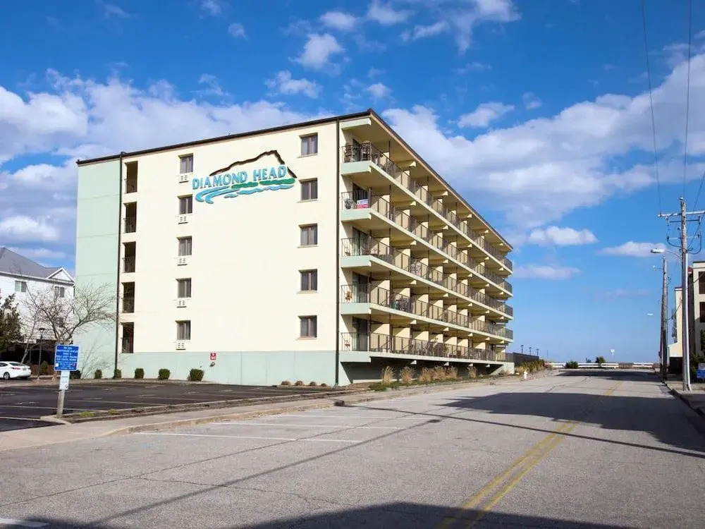 Diamond Head 208 Side by RedAwning