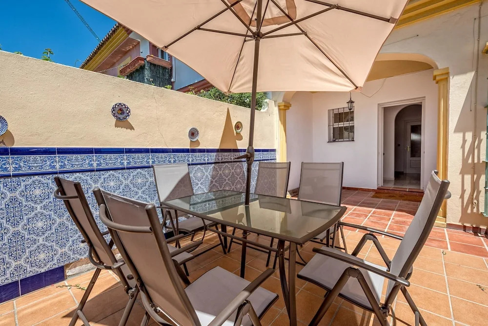 Beatriz - Amazing House in 1 min Walk to the Beach, Sea Views, Wifi