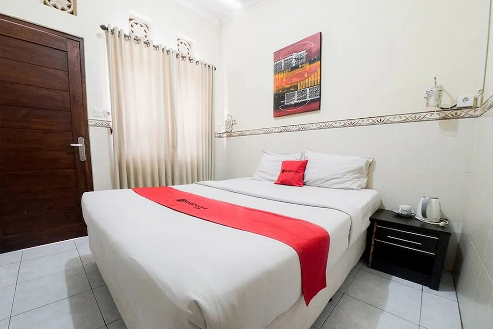 RedDoorz near Waterbom Kuta