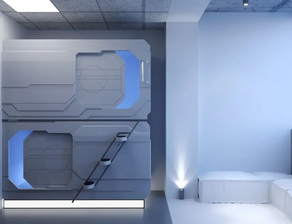 AV-1 Capsule Hotel