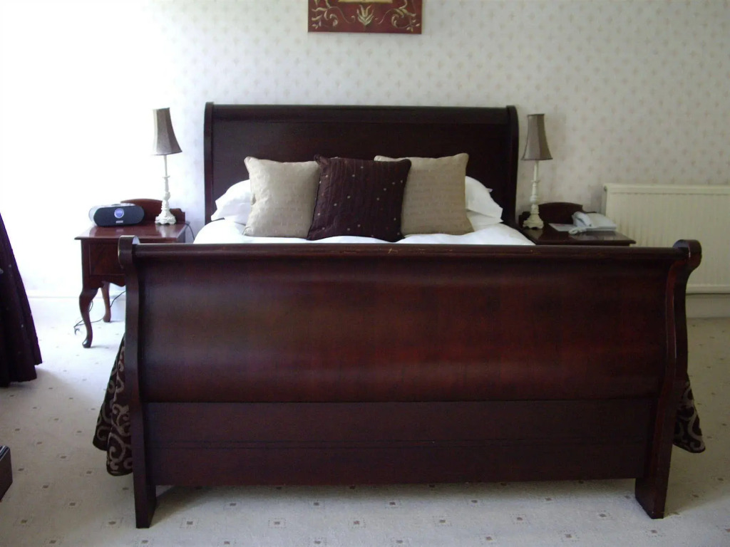 Knoll Country House