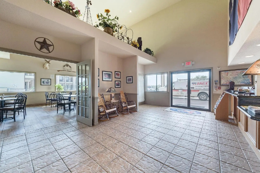 Quality Inn & Suites Victoria South