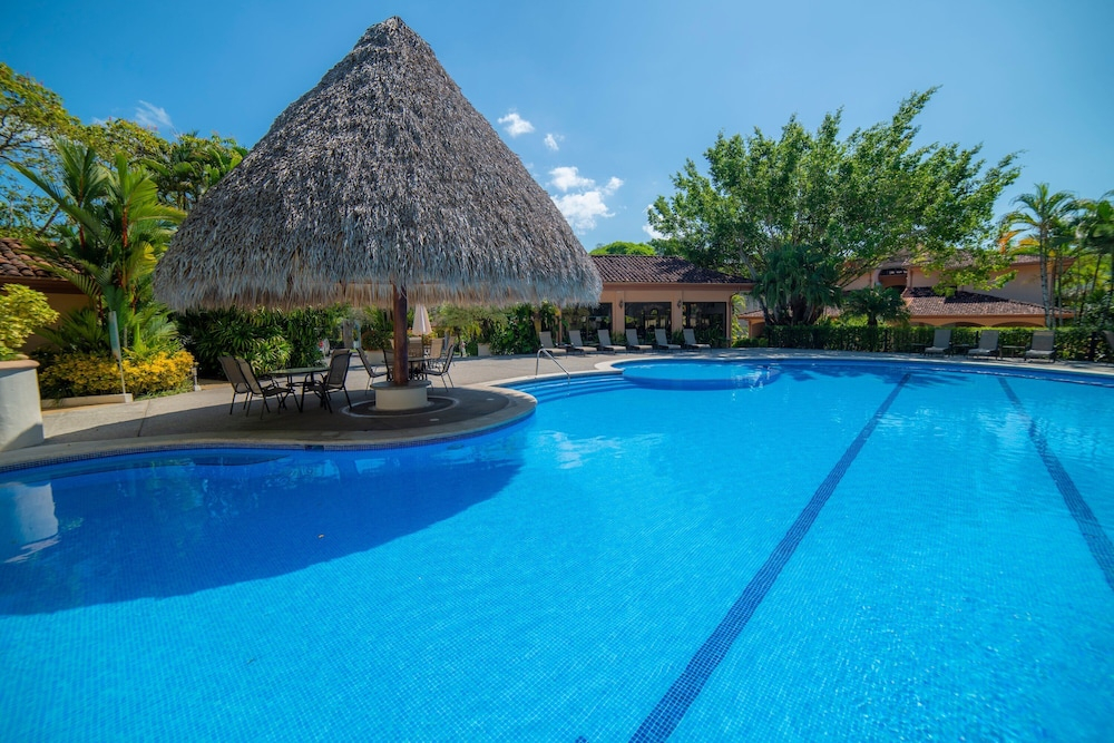Colina 8F 2 bdr Garden View in Los Suenos