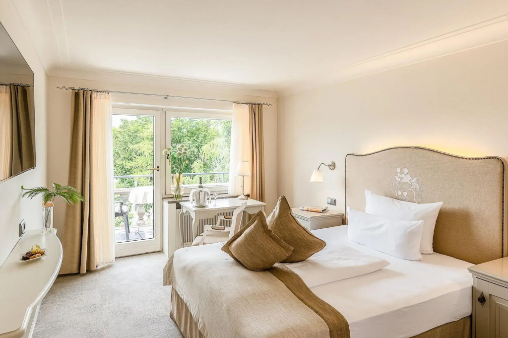 Schlosshotel Steinburg