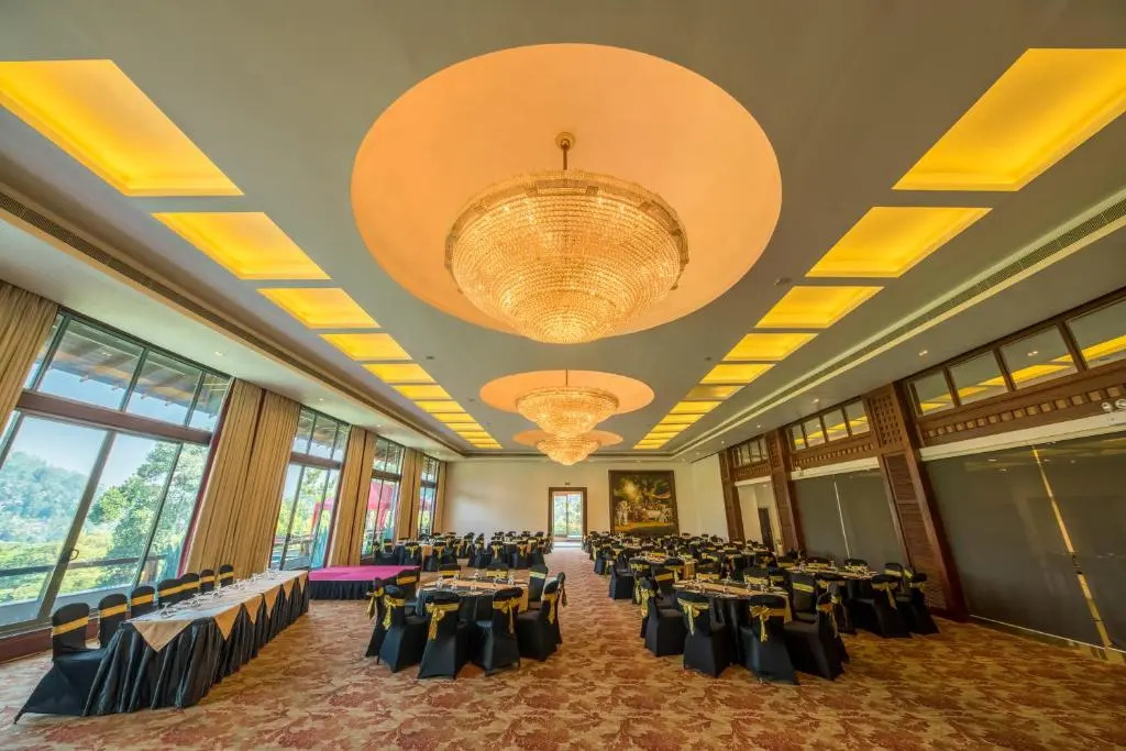 Earls Regent Hotel
