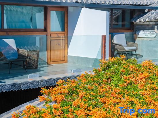 Qilu Sea-view Courtyard Hotel