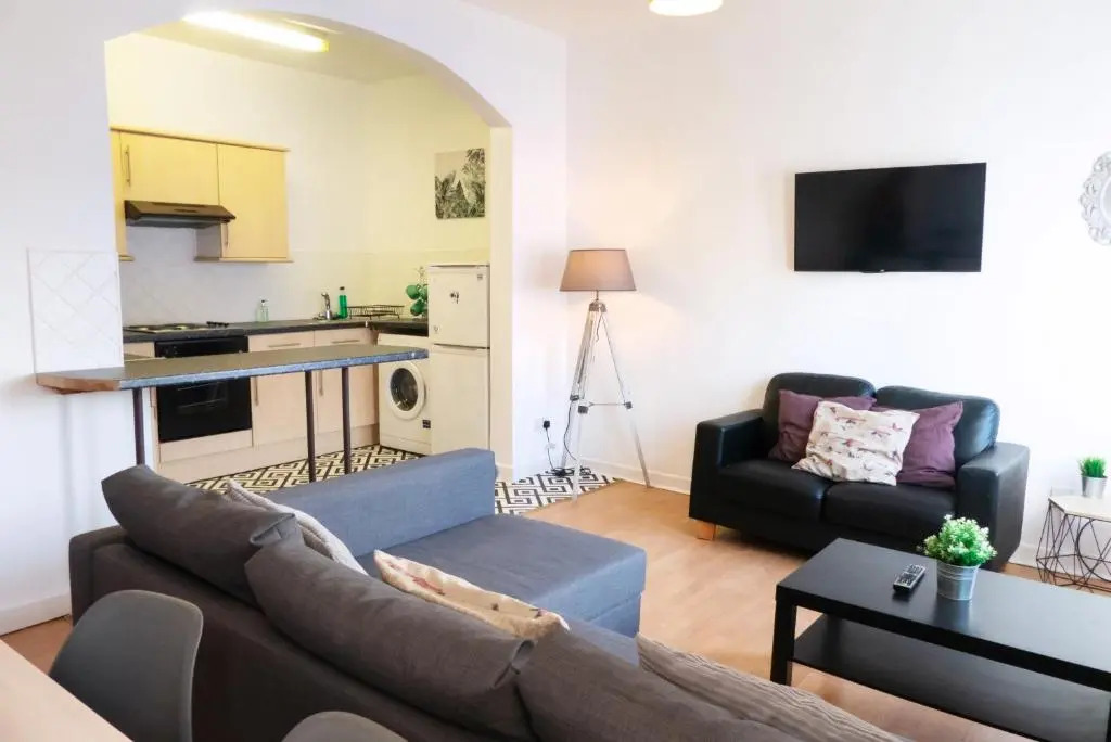 Space for Groups, 10 Mins From Queen St!