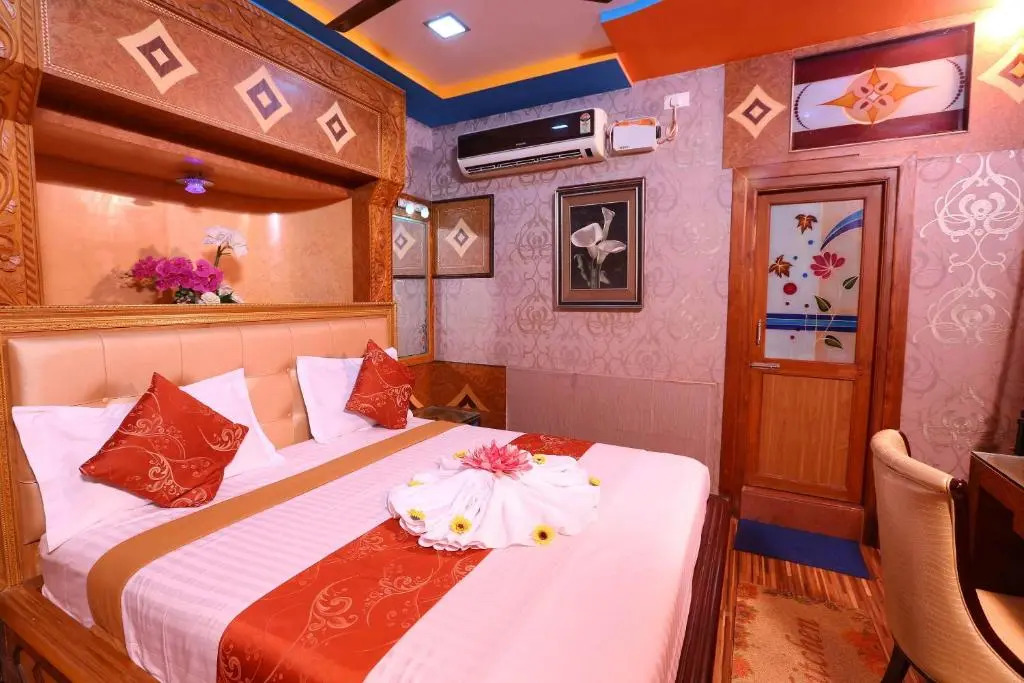 Hotel Shri Swarnas Palace - A Business Class Hotel