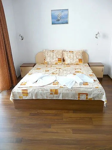 Detelini