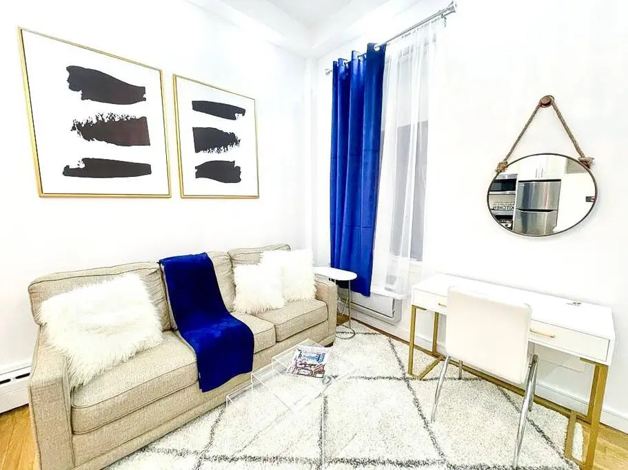 62-2b Renovated 1BR in Prime Upper East Side