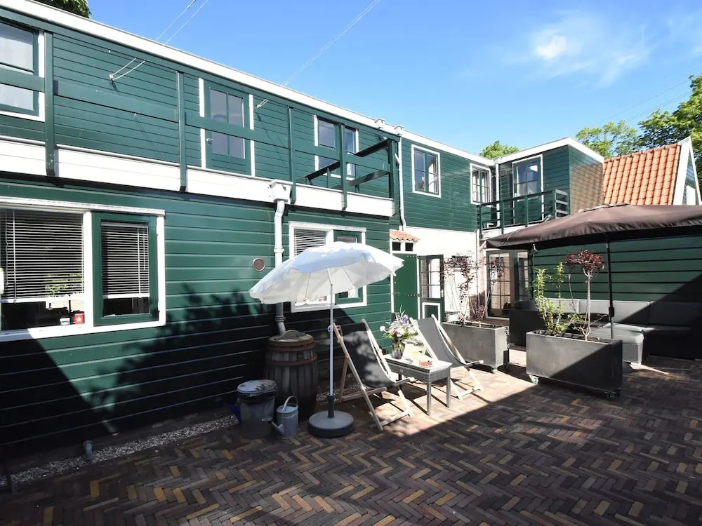 Comfy Holiday Home with Fenced Courtyard in Edam near Center