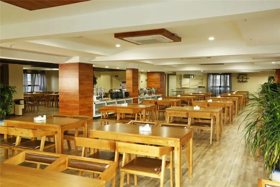Caifu Holiday Hotel